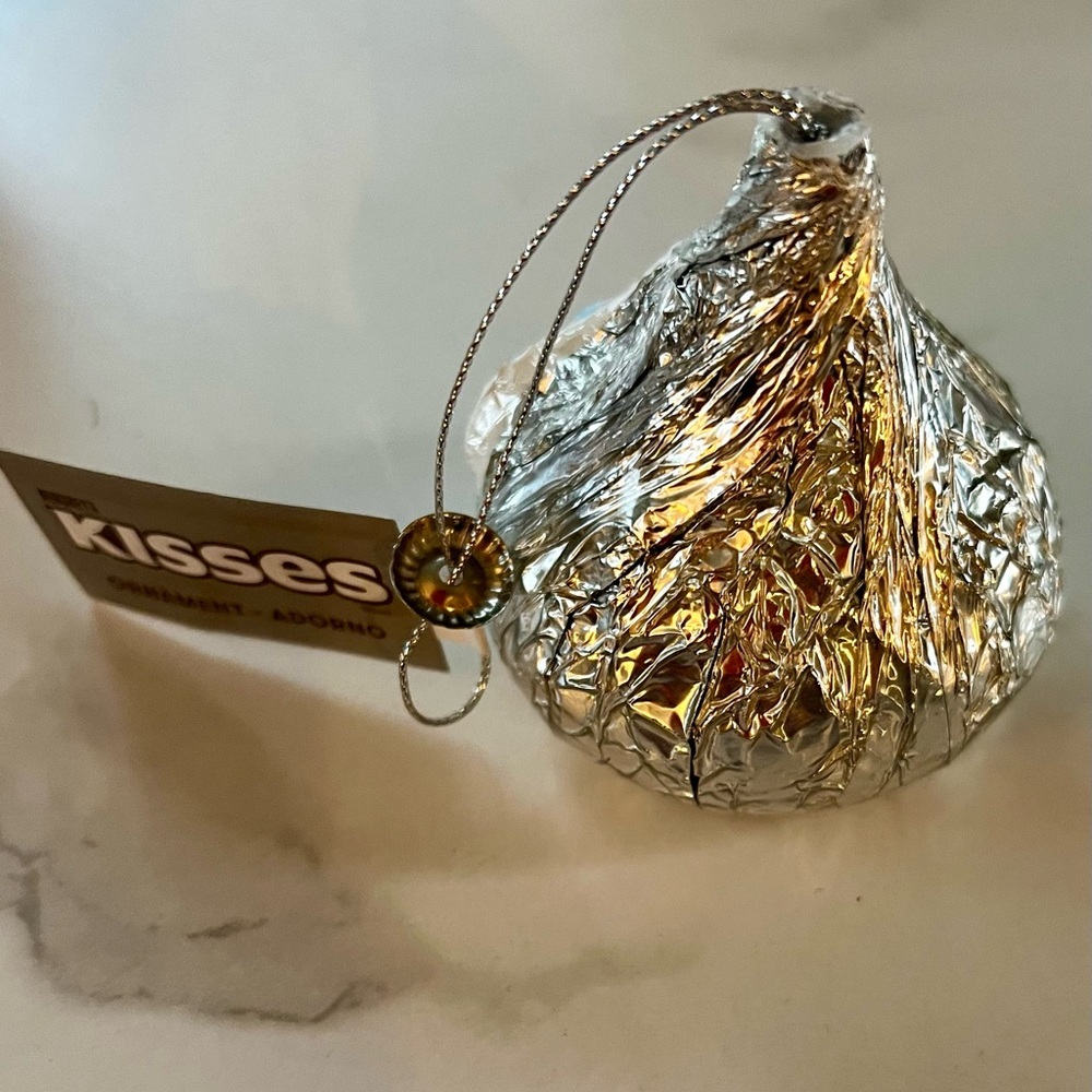 Hershey’s Kisses Christmas Tree Ornament New With Tags NWT Holiday Décor​ - Picture 2 of 2